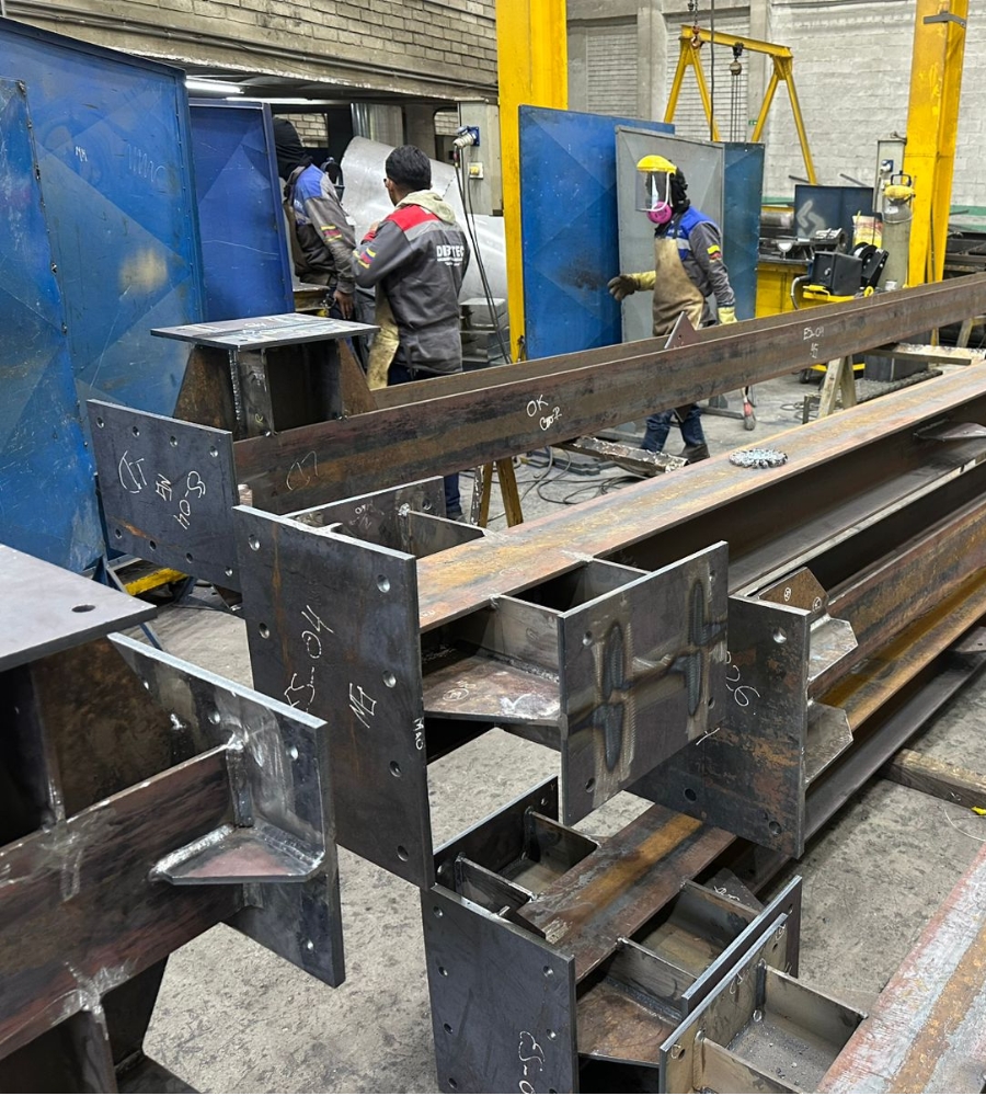 Estructuras metálicas fabricadas en taller metalmecánico